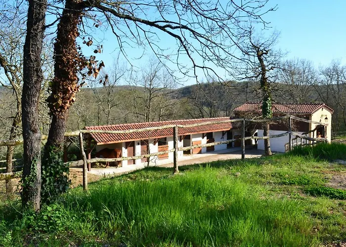 Pech Cujoul Nyaraló *